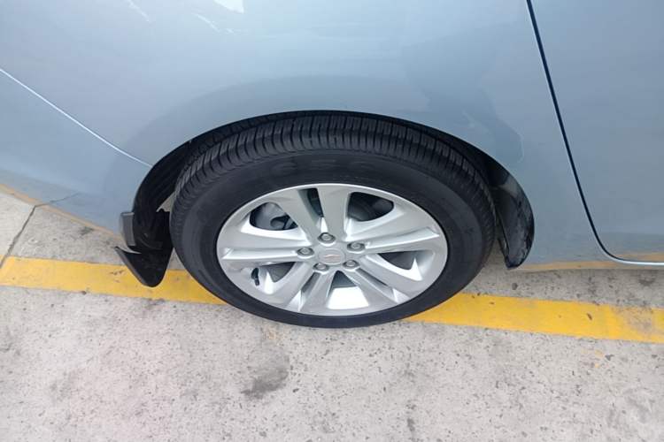 Used Chevrolet Cruze 2016 1.5L Automatic Luxury Edition Right Rear Wheel Hub