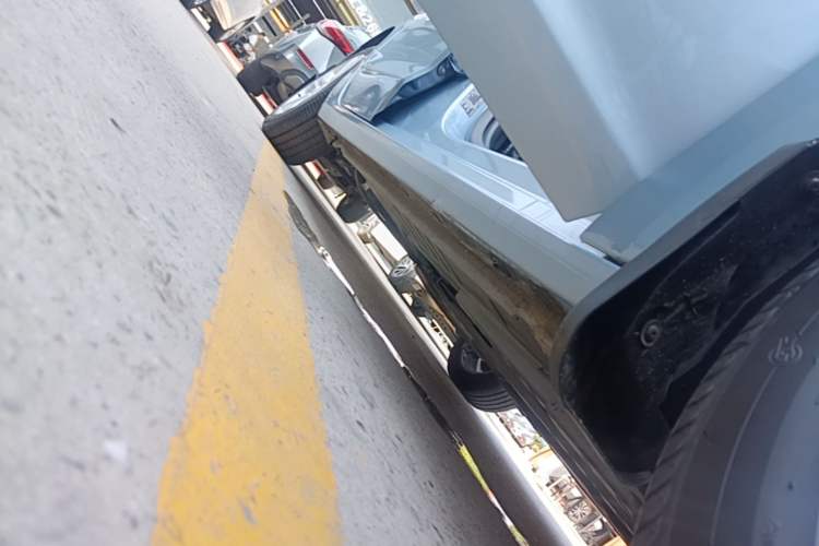 Used Chevrolet Cruze 2016 1.5L Automatic Luxury Edition Right Side Sill