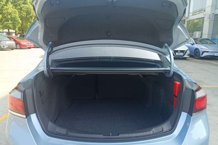 Used Chevrolet Cruze 2016 1.5L Automatic Luxury Edition Trunk