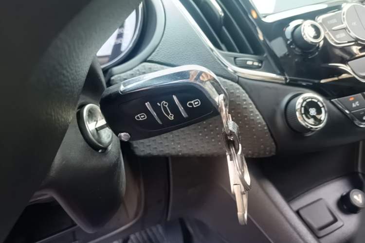 Used Chevrolet Cruze 2016 1.5L Automatic Luxury Edition Vehicle Key