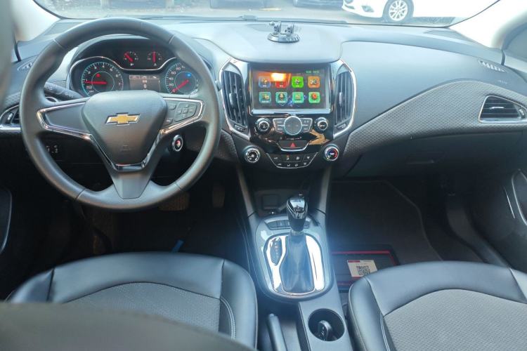 Used Chevrolet Cruze 2016 1.5L Automatic Luxury Edition Center Console