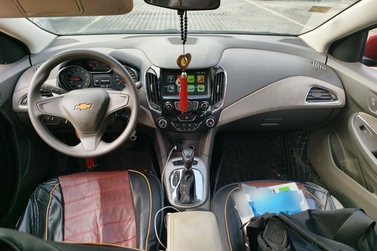 Used Chevrolet Cruze 2016 1.5L Automatic Stylish Sunroof Version Center Console