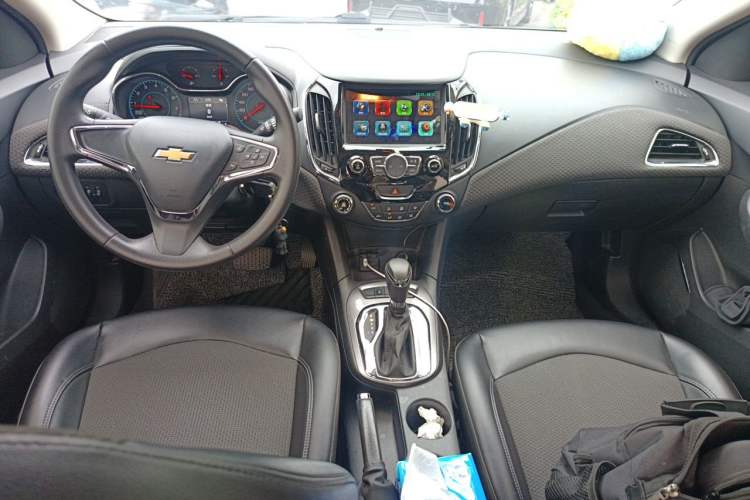 Used Chevrolet Cruze 2016 1.5L Automatic Luxury Edition Center Console