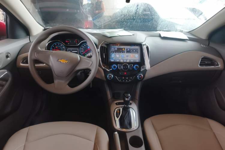 Used Chevrolet Cruze 2016 1.5L Automatic Stylish Sunroof Version Center Console