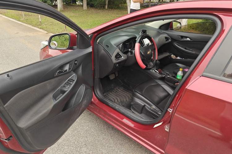 Used Chevrolet Cruze 2016 1.5L Automatic Luxury Edition Driver Seat