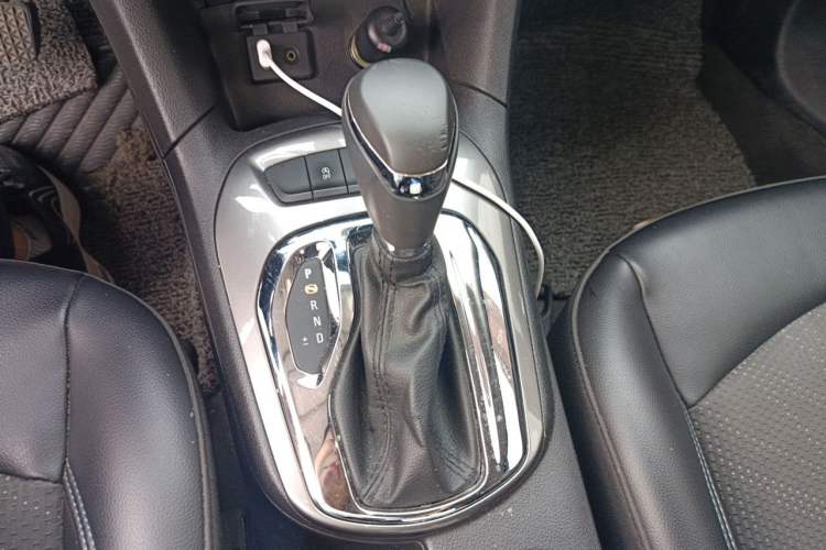 Used Chevrolet Cruze 2016 1.5L Automatic Luxury Edition Gear Lever