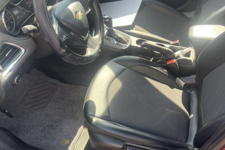 Used Chevrolet Cruze 2016 1.5L Automatic Luxury Edition Interior 2