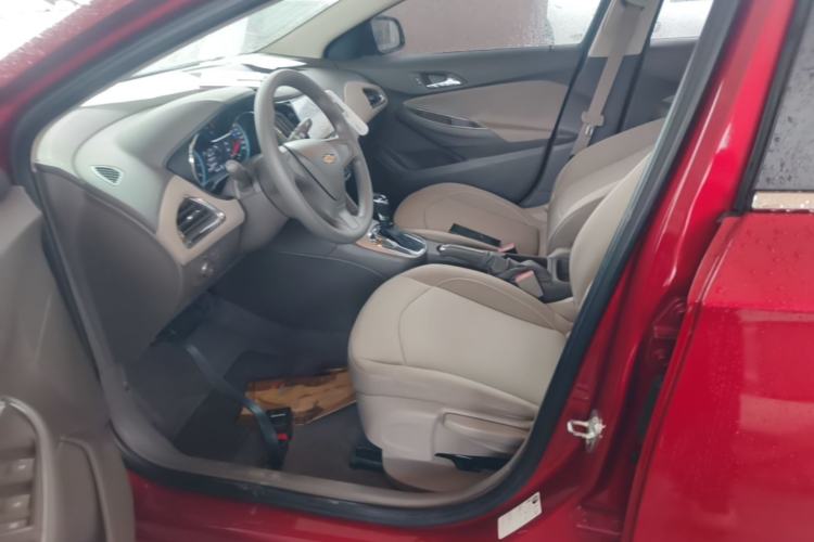 Used Chevrolet Cruze 2016 1.5L Automatic Stylish Sunroof Version Left Front Seat