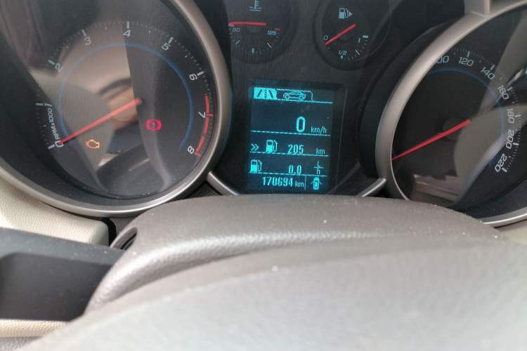 Used Chevrolet Cruze 2016 1.5L Manual Fashion Edition Odometer Close Up