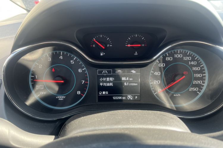 Used Chevrolet Cruze 2016 1.5L Automatic Luxury Edition Odometer Close Up