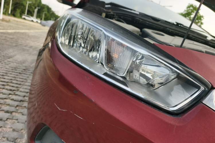 Used Chevrolet Cruze 2016 1.5L Automatic Stylish Sunroof Version Right Front Headlight