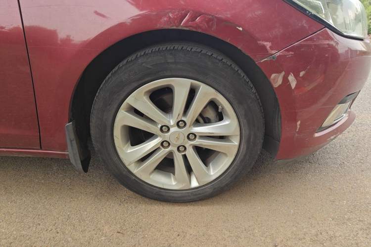 Used Chevrolet Cruze 2016 1.5L Automatic Luxury Edition Right Front Wheel Hub