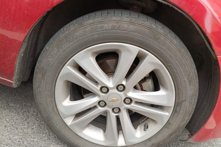 Used Chevrolet Cruze 2016 1.4T DCG Luxury Edition Right Front Wheel Hub
