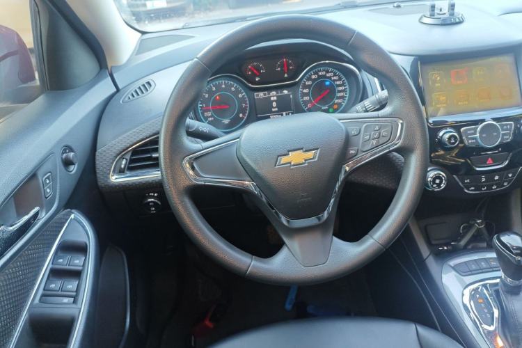 Used Chevrolet Cruze 2016 1.5L Automatic Luxury Edition Steering Wheel