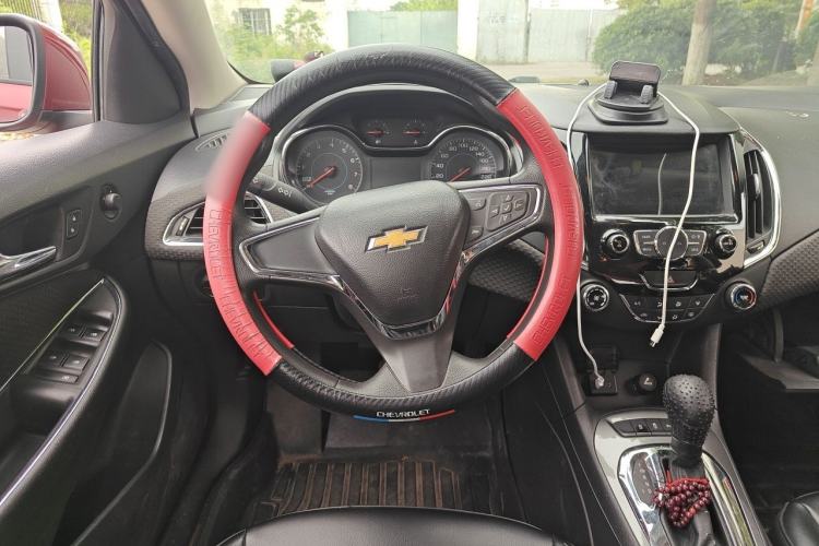 Used Chevrolet Cruze 2016 1.5L Automatic Luxury Edition Steering Wheel
