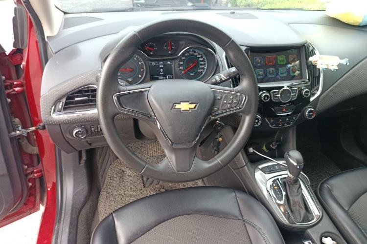 Used Chevrolet Cruze 2016 1.5L Automatic Luxury Edition Steering Wheel