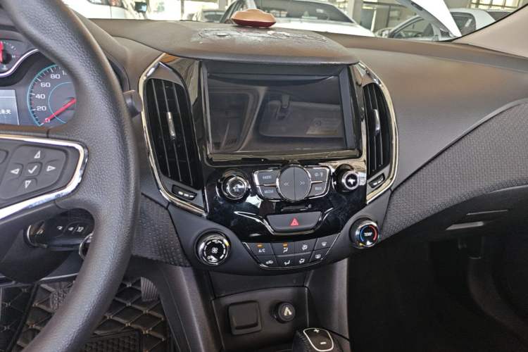 Used Chevrolet Cruze 2016 1.5L Automatic Luxury Edition Audio And AC Panel