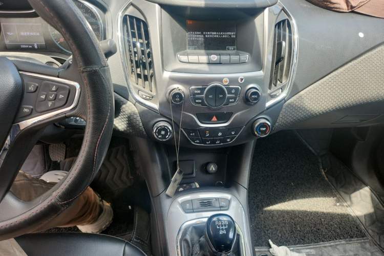 Used Chevrolet Cruze 2016 1.5L Manual Elite Edition Audio And AC Panel