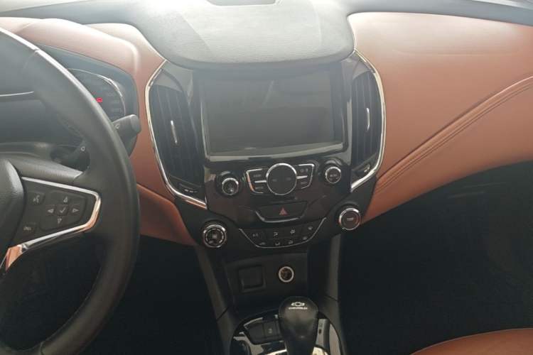 Used Chevrolet Cruze 2016 1.4T DCG Luxury Edition Audio And AC Panel