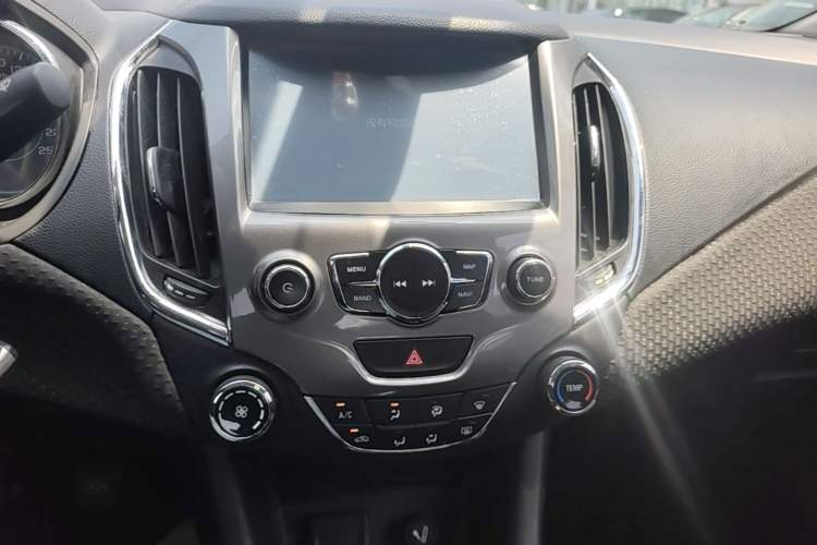 Used Chevrolet Cruze 2016 1.5L Manual Elite Edition Audio And AC Panel