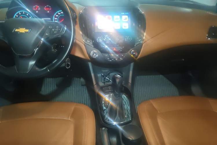 Used Chevrolet Cruze 2016 1.4T DCG Luxury Edition Audio And AC Panel