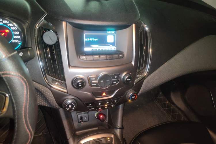 Used Chevrolet Cruze 2016 1.5L Manual Elite Edition Audio And AC Panel