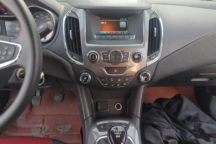 Used Chevrolet Cruze 2016 1.5L Manual Elite Edition Audio And AC Panel