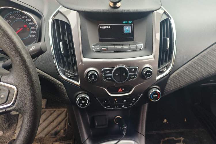 Used Chevrolet Cruze 2016 1.5L Manual Elite Edition Audio And AC Panel