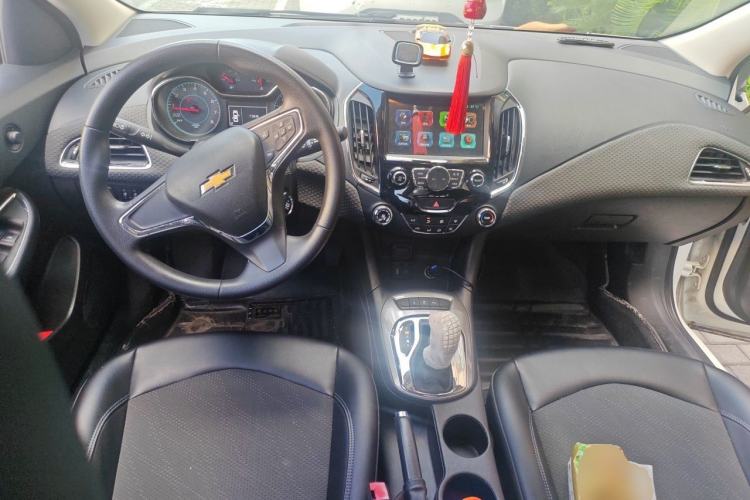 Used Chevrolet Cruze 2016 1.5L Automatic Luxury Edition Center Console