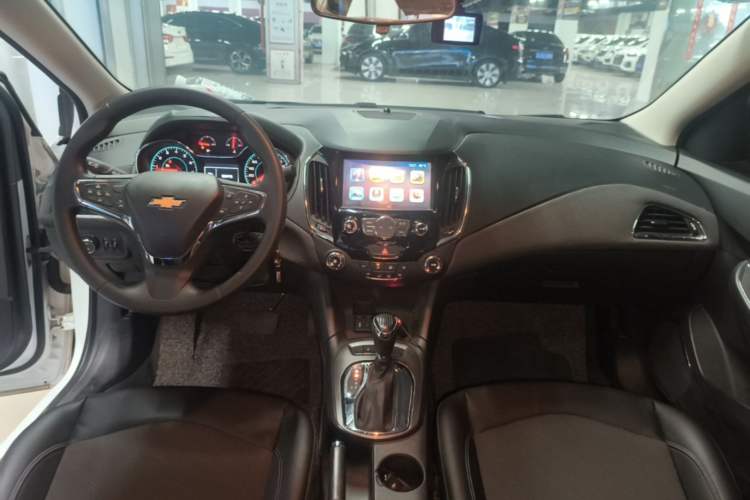 Used Chevrolet Cruze 2016 1.5L Automatic Luxury Edition Center Console