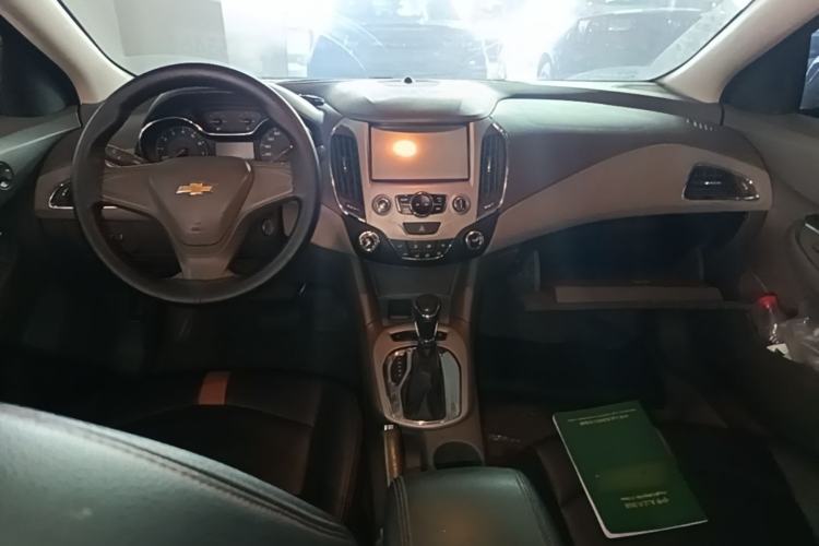 Used Chevrolet Cruze 2016 1.5L Automatic Stylish Sunroof Version Center Console