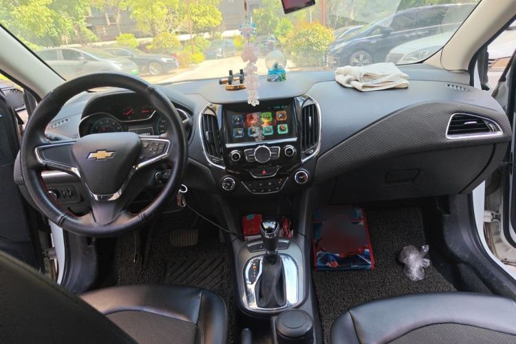 Used Chevrolet Cruze 2016 1.5L Automatic Luxury Edition Center Console