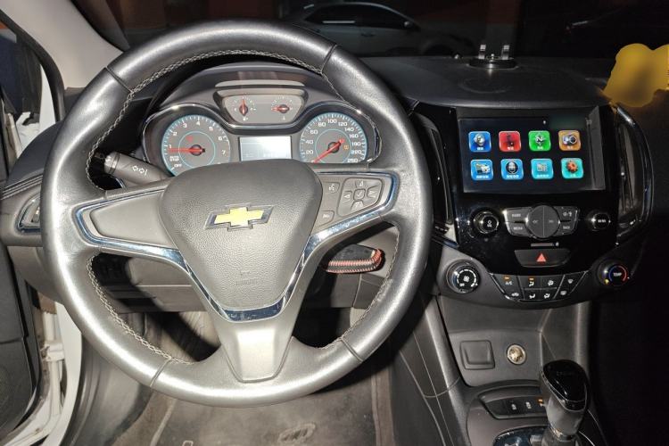 Used Chevrolet Cruze 2016 1.4T DCG Luxury Edition Center Console