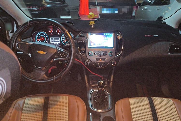 Used Chevrolet Cruze 2016 1.5L Manual Elite Edition Center Console