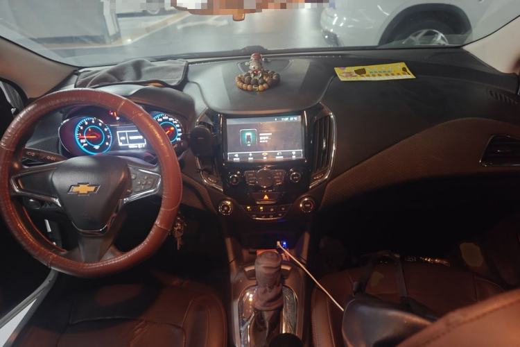 Used Chevrolet Cruze 2016 1.5L Automatic Luxury Edition Center Console