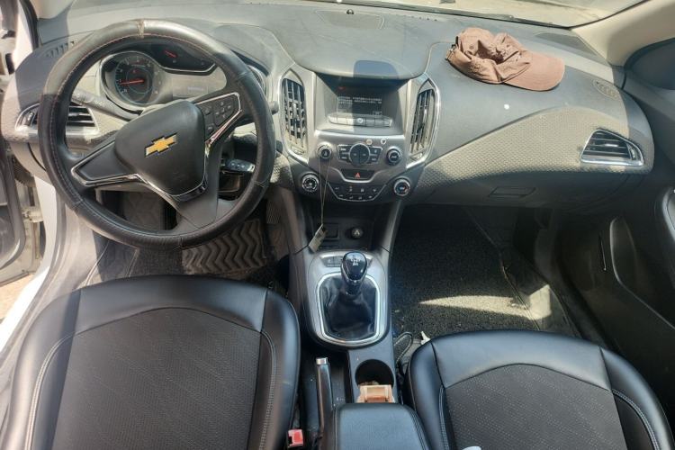 Used Chevrolet Cruze 2016 1.5L Manual Elite Edition Center Console