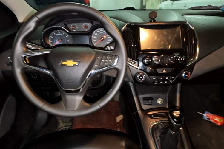 Used Chevrolet Cruze 2016 1.5L Manual Elite Edition Center Console