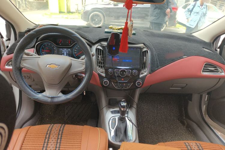Used Chevrolet Cruze 2016 1.5L Automatic Stylish Sunroof Version Center Console