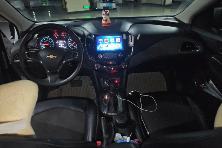 Used Chevrolet Cruze 2016 1.5L Automatic Luxury Edition Center Console