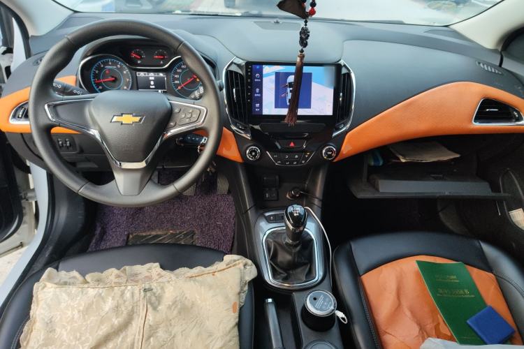 Used Chevrolet Cruze 2016 1.5L Manual Elite Edition Center Console