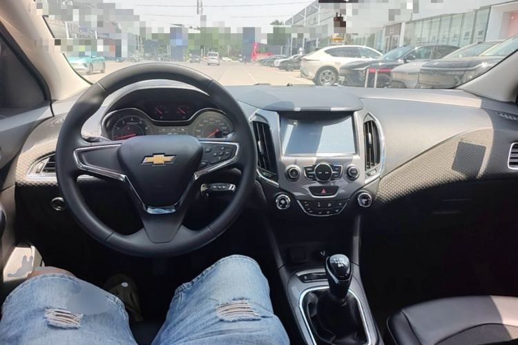 Used Chevrolet Cruze 2016 1.5L Manual Elite Edition Center Console
