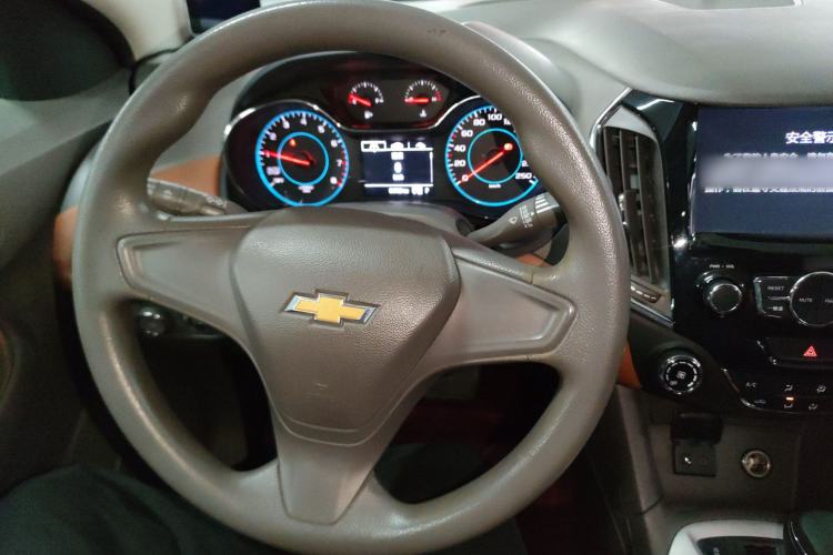 Used Chevrolet Cruze 2016 1.5L Automatic Stylish Sunroof Version Center Console