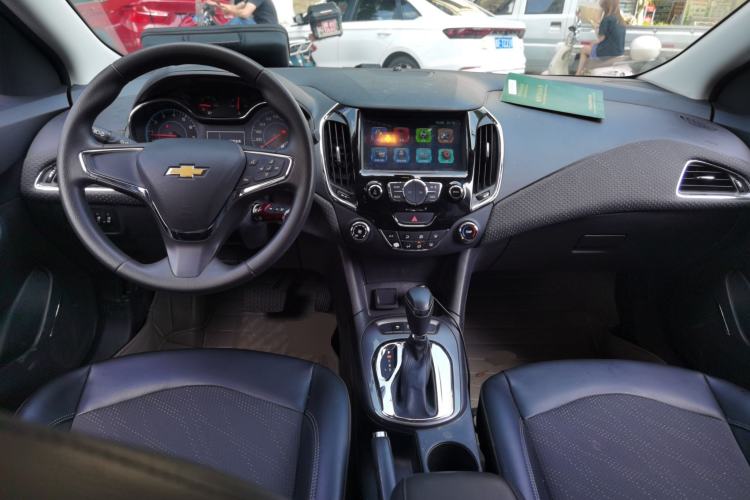 Used Chevrolet Cruze 2016 1.5L Automatic Luxury Edition Center Console