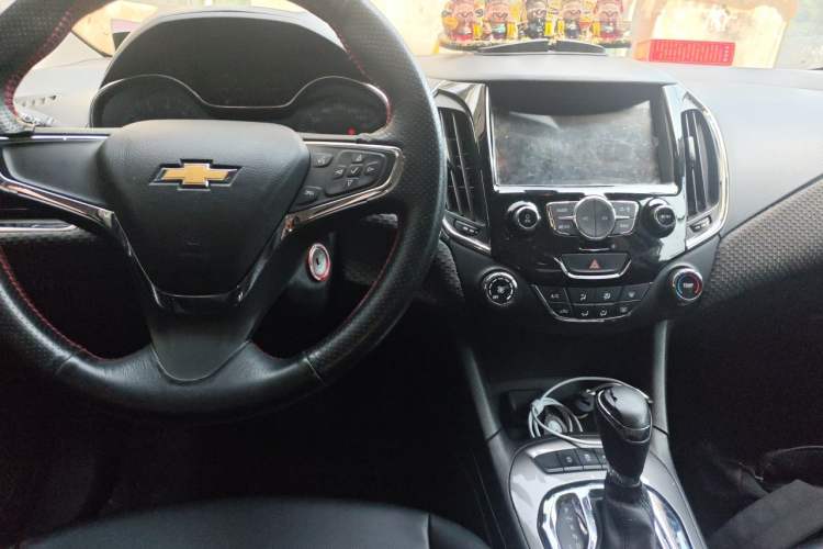 Used Chevrolet Cruze 2016 1.5L Automatic Luxury Edition Center Console