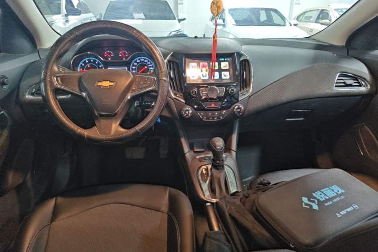 Used Chevrolet Cruze 2016 1.5L Automatic Luxury Edition Center Console