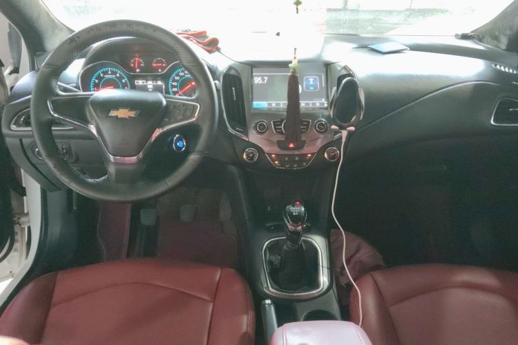 Used Chevrolet Cruze 2016 1.5L Manual Elite Edition Center Console