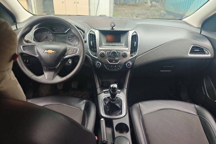 Used Chevrolet Cruze 2016 1.5L Manual Elite Edition Center Console