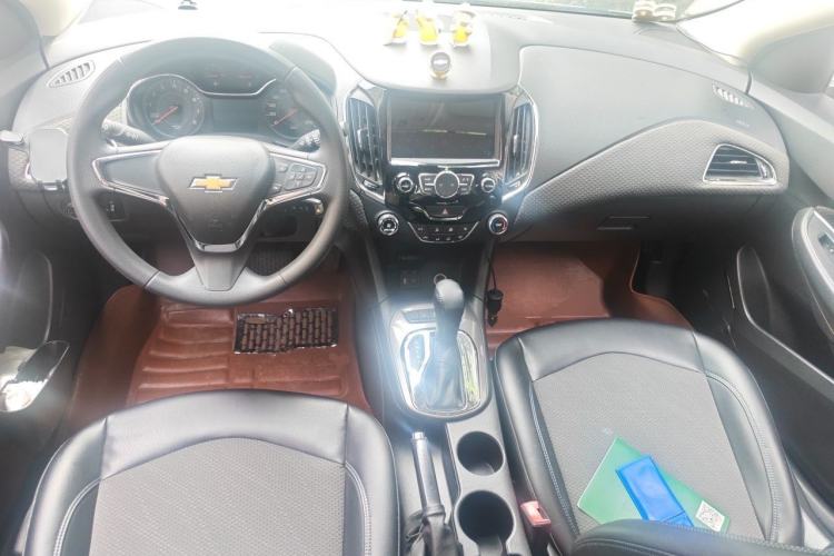 Used Chevrolet Cruze 2016 1.5L Automatic Luxury Edition Center Console