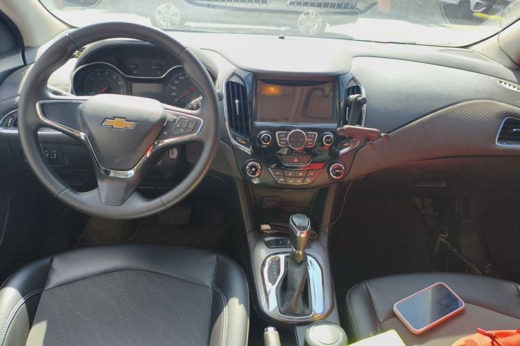Used Chevrolet Cruze 2016 1.5L Automatic Luxury Edition Center Console