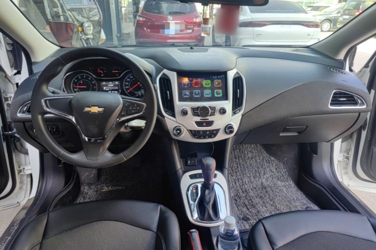 Used Chevrolet Cruze 2016 1.5L Automatic Luxury Edition Center Console